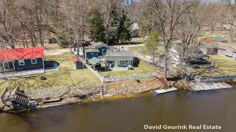 7566 Main St, Newaygo, MI 49337