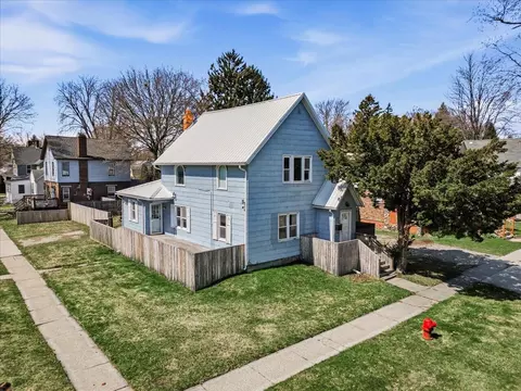 1803 10th Ave, Port Huron, MI 48060