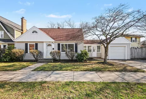 700 Ardmore St SE, Grand Rapids, MI 49507