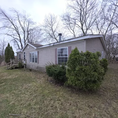 7110 W 44th St, Fremont, MI 49412
