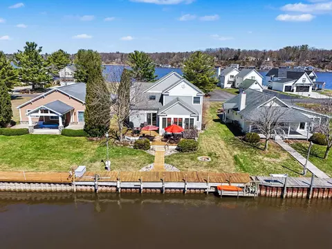 5383 Tonto Rd, Pentwater, MI 49449