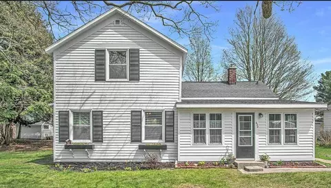 620 N Lakeshore Dr, Ludington, MI 49431
