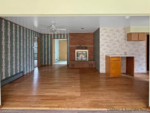 Living - 288 E 88th St, Newaygo, MI 49337 photo 2 of 4