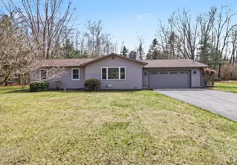 6335 Shagway Rd, Ludington, MI 49431