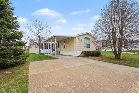 2864 Dornick Dr, Hudsonville, MI 49426