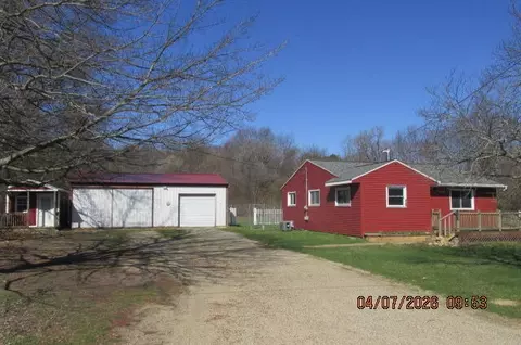 1161 102nd Ave, Plainwell, MI 49080
