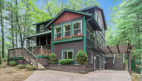 5526 Longbridge Rd, Pentwater, MI 49449