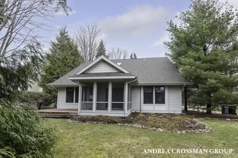 2286 Perry St, Holland, MI 49424