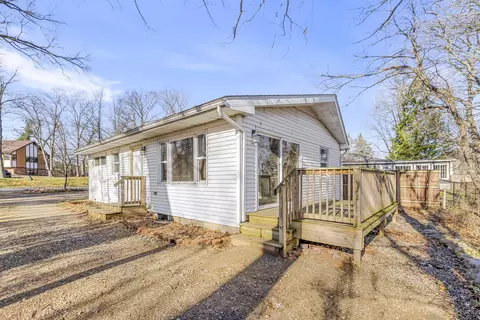 405 S Shore Dr, Battle Creek, MI 49015