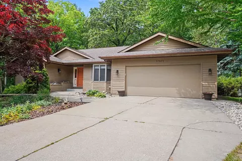 17871 N Fruitport Rd, Spring Lake, MI 49456