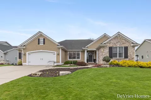 4045 Antigo Ct SW, Grandville, MI 49418