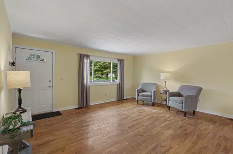 Living - 3423 Balmars Ave, Jackson, MI 49201 photo 1 of 5