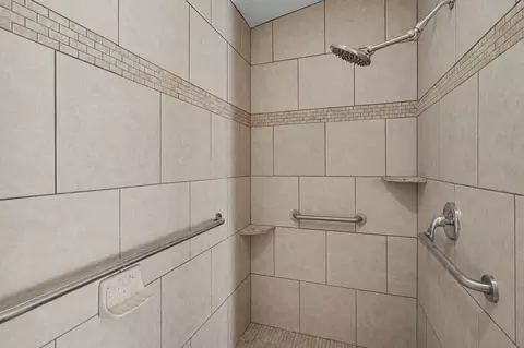 Bath - 3423 Balmars Ave, Jackson, MI 49201 photo 4 of 6