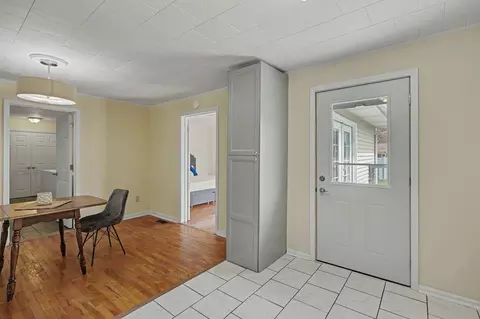 Entry Way - 3423 Balmars Ave, Jackson, MI 49201 photo 1 of 3