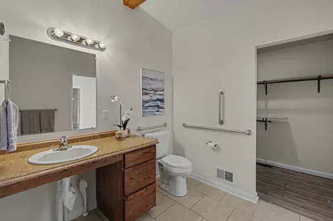 Bath - 3423 Balmars Ave, Jackson, MI 49201 photo 2 of 6