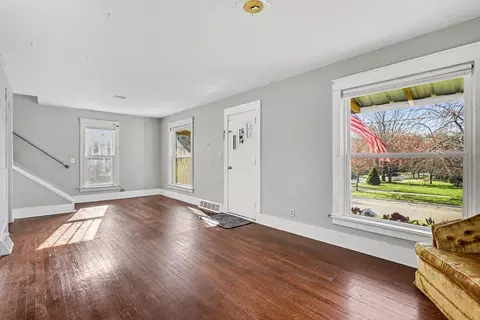 Living - 606 Birch St, Marshall, MI 49068 photo 1 of 1