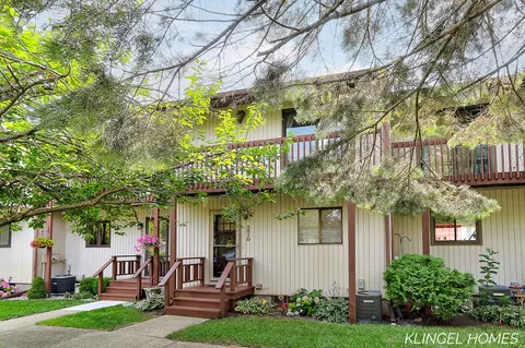 551 Gidley Cir #D, Grand Haven, MI 49417