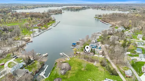 8750 Shore Dr, Watervliet, MI 49098