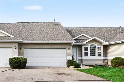 2005 Quail Cove Dr, Kalamazoo, MI 49009