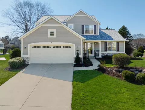 6779 Winter Creek Rd, Norton Shores, MI 49444