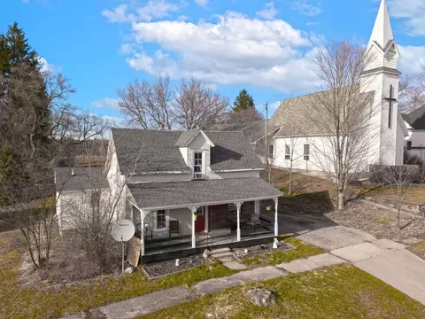112 W Church St, Tustin, MI 49688