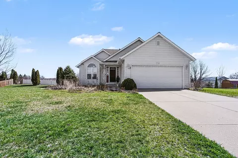 725 Wild Pond Ct, Middleville, MI 49333