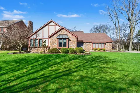 2345 Capilano Ct SE, Grand Rapids, MI 49546