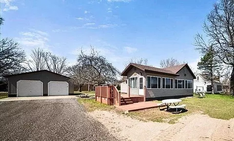 213 N Stewart St, Muskegon, MI 49442