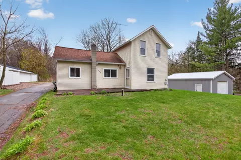 443 S Jackson St, Hanover, MI 49241