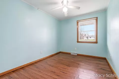 Bedroom - 129 Sunset Dr, Dowling, MI 49050 photo 5 of 6
