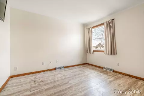Bedroom - 129 Sunset Dr, Dowling, MI 49050 photo 3 of 6