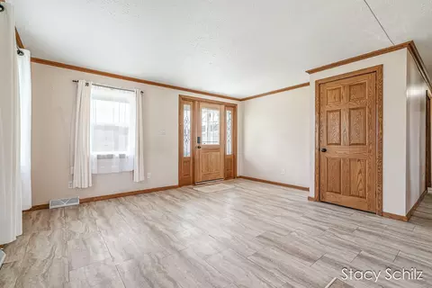 Living - 129 Sunset Dr, Dowling, MI 49050 photo 3 of 7
