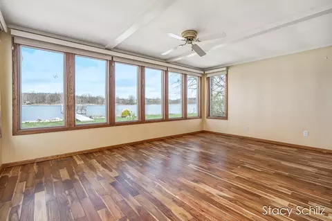 Living - 129 Sunset Dr, Dowling, MI 49050 photo 6 of 7