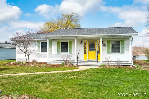 129 Sunset Dr, Dowling, MI 49050