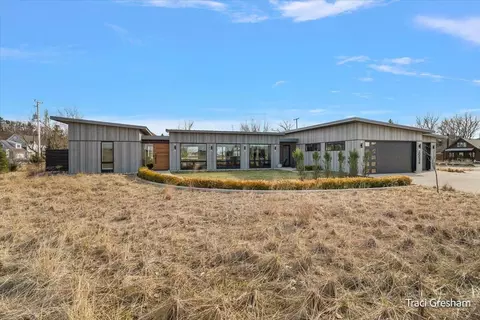 20028 N Shore Dr, Spring Lake, MI 49456