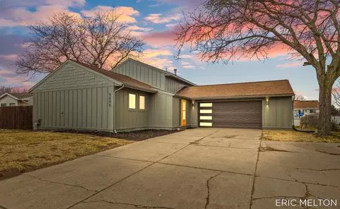 5899 Appleview SE, Kentwood, MI 49508