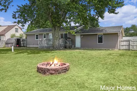 Exterior - 4076 Ranchero Dr, Dorr, MI 49323 photo 5 of 6
