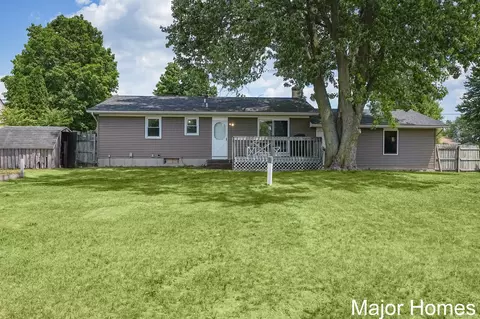 Exterior - 4076 Ranchero Dr, Dorr, MI 49323 photo 4 of 6