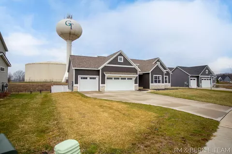 Exterior - 8367 Bauer Ridge Ave, Jenison, MI 49428 photo 3 of 8