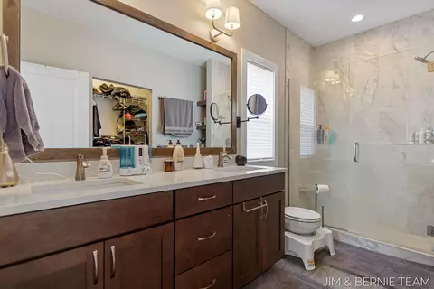 Bath - 8367 Bauer Ridge Ave, Jenison, MI 49428 photo 1 of 3