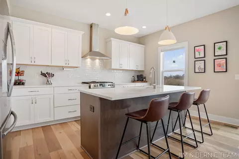Kitchen - 8367 Bauer Ridge Ave, Jenison, MI 49428 photo 3 of 7
