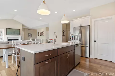 Kitchen - 8367 Bauer Ridge Ave, Jenison, MI 49428 photo 7 of 7