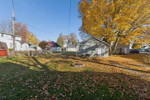 Exterior - 311 E Pine St, Edmore, MI 48829 photo 8 of 12