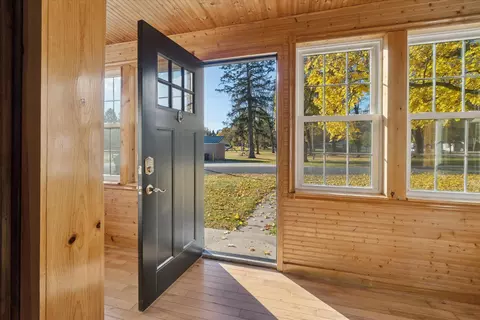 Entry Way - 311 E Pine St, Edmore, MI 48829 photo 1 of 4