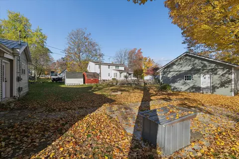 Exterior - 311 E Pine St, Edmore, MI 48829 photo 4 of 12