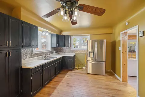 Entry Way - 311 E Pine St, Edmore, MI 48829 photo 3 of 4