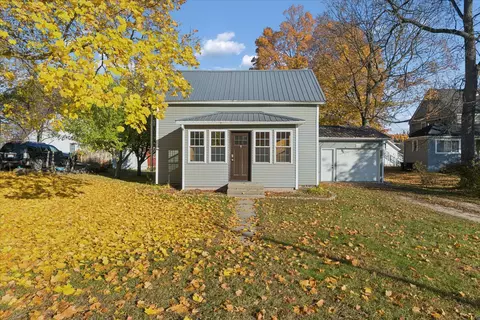 Exterior - 311 E Pine St, Edmore, MI 48829 photo 2 of 12