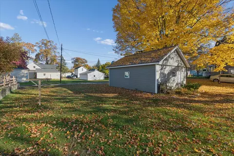 Exterior - 311 E Pine St, Edmore, MI 48829 photo 12 of 12