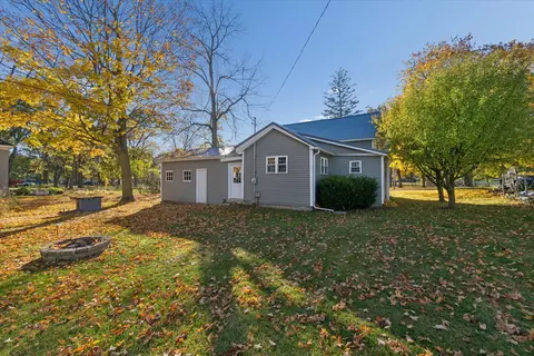 Exterior - 311 E Pine St, Edmore, MI 48829 photo 6 of 12