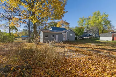 Exterior - 311 E Pine St, Edmore, MI 48829 photo 3 of 12